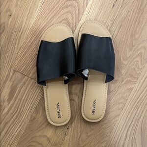 Merona Women's Black and Tan Slide Sandals